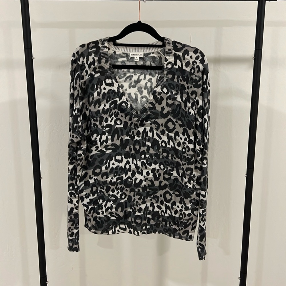 Leopard Lightweight V-neck Sweater